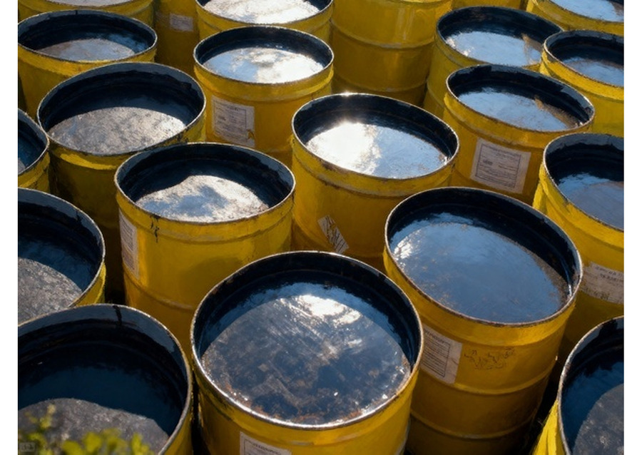 Битум нефтяной дорожный БНД 100/130 для дорожных работ.